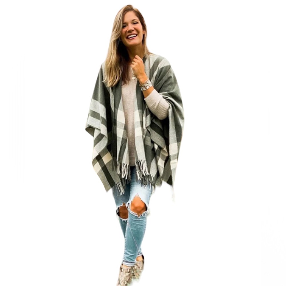 Universal Thread Plaid Fringe Sweater Poncho Women’s Sz OS Fits All
